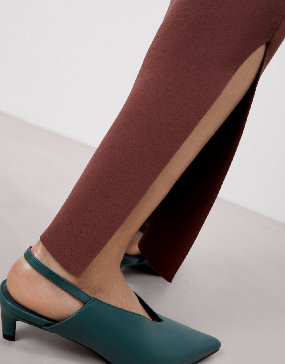 Leather slingback shoe